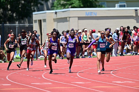 Girls 4x100